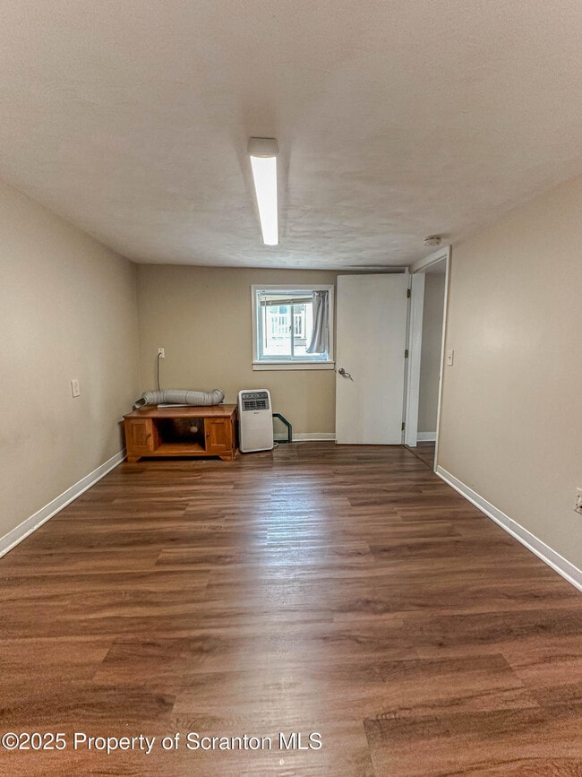 Building Photo - 502 Cypress St