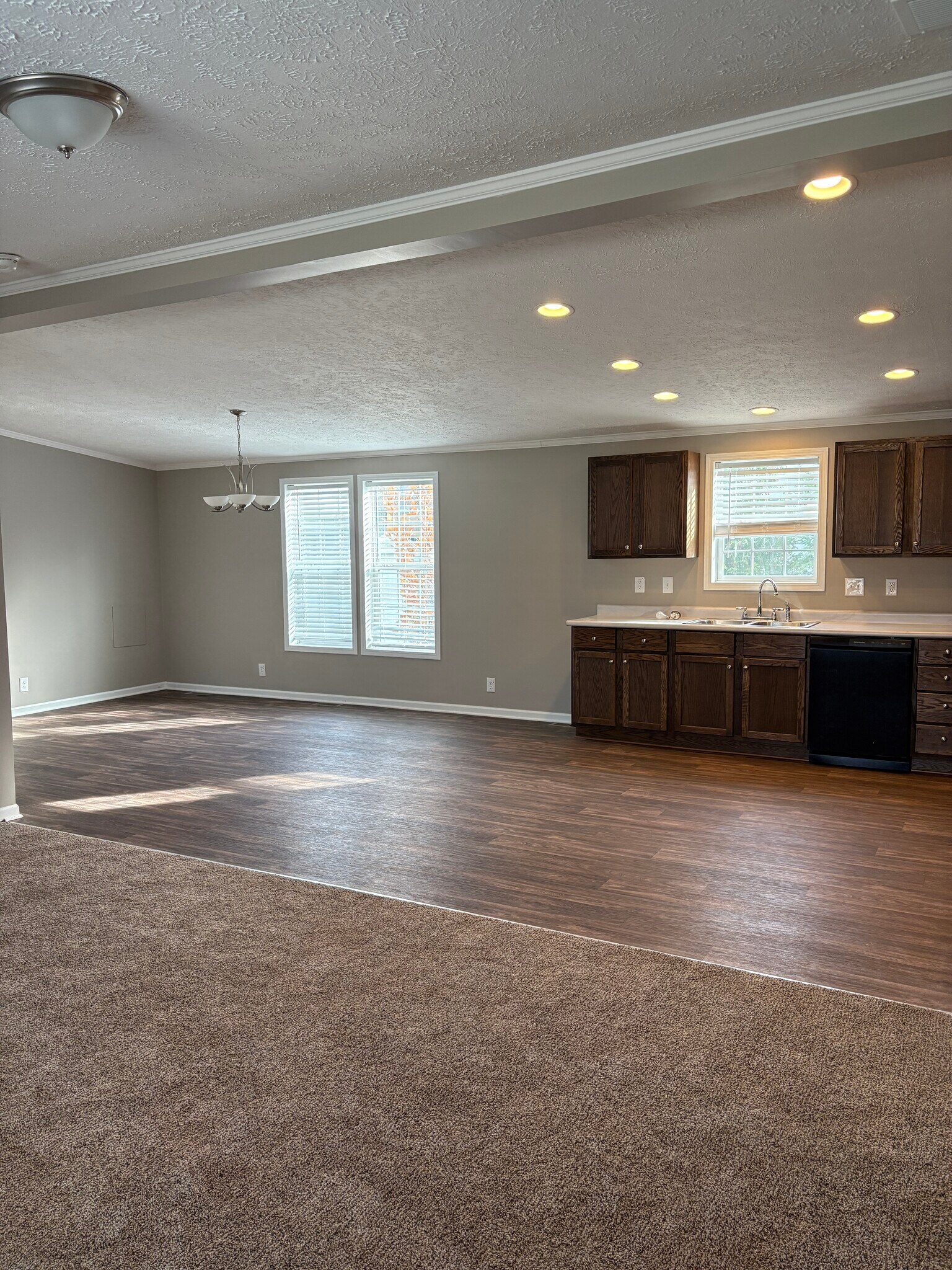 Building Photo - 11097 Indianwood Ct