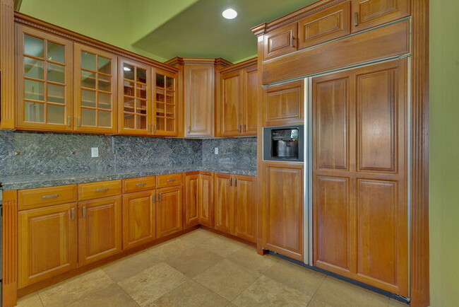 Building Photo - 1307 E Treasure Cove Dr