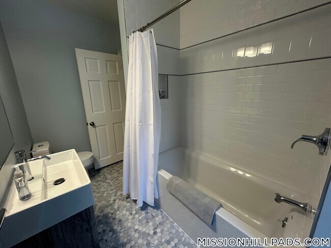 Building Photo - 1 Pickering Ave