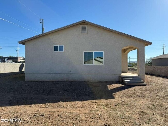 Building Photo - 2770 N Washington Ave