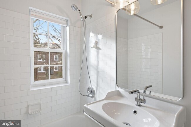 Building Photo - 1744 N Rhodes St