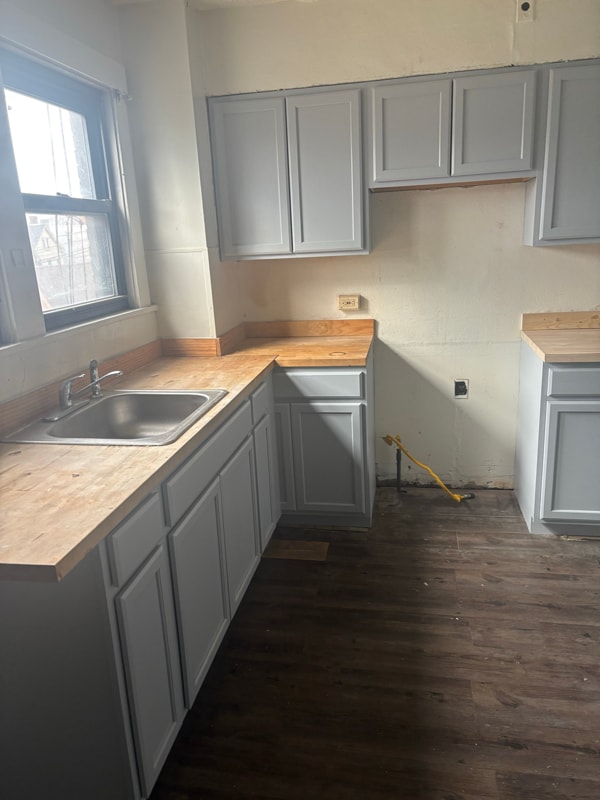 Building Photo - 534 Howard St