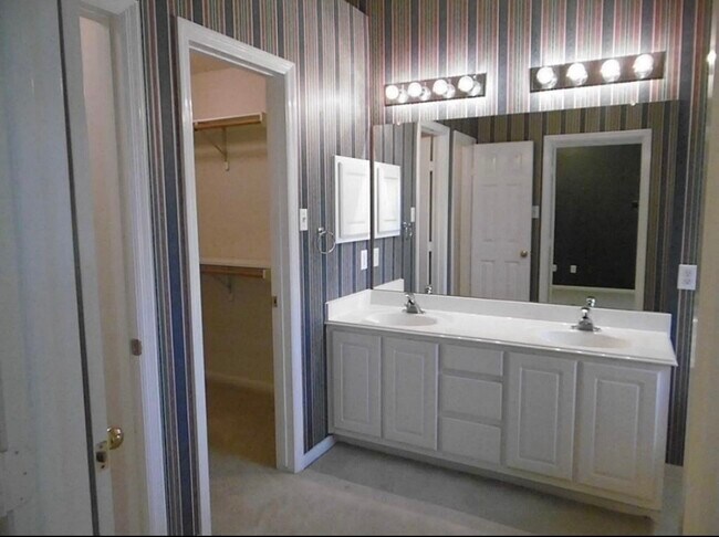 Building Photo - 1106 Kerri Ct