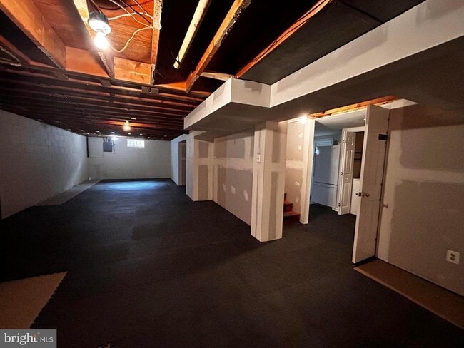 Building Photo - 119 Cardinal Ln