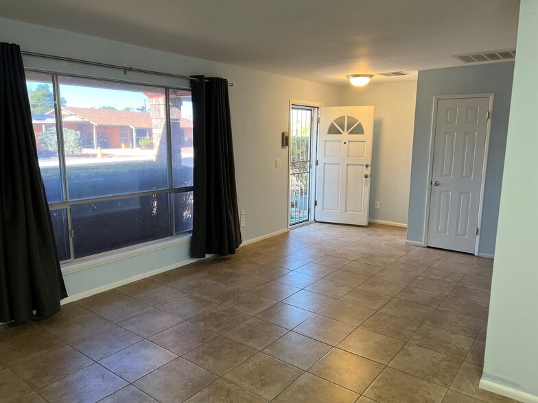 Living room - 10946 W Canterbury Dr