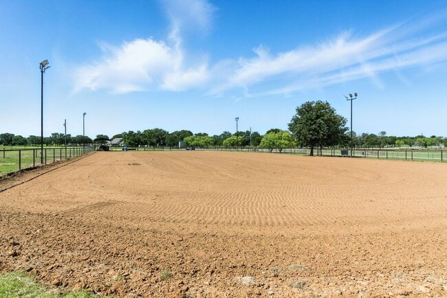 Building Photo - Stunning 5 bedroom horse property coming soon!