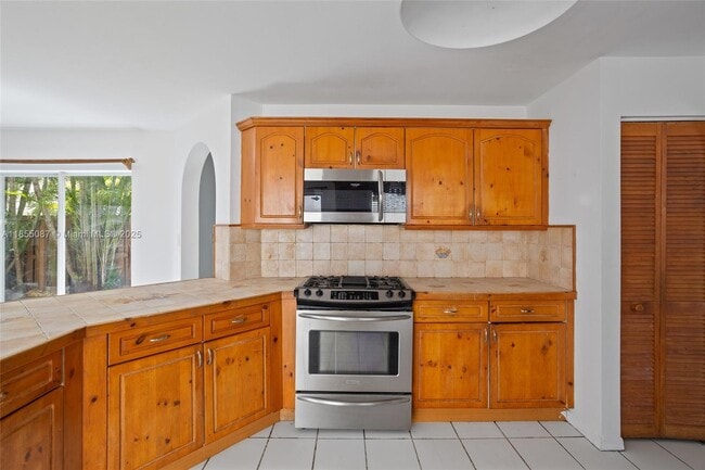 Building Photo - 15623 SW 100th Ln