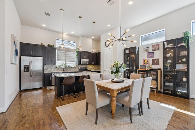 Building Photo - 5729 Larkin St