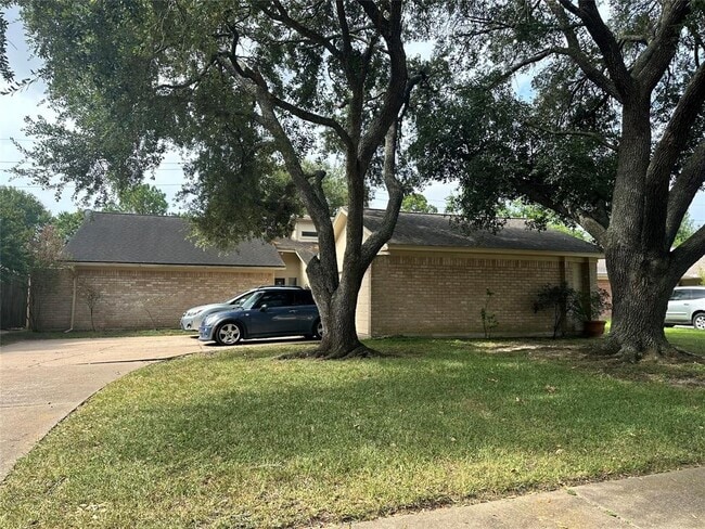 Building Photo - 22735 Indian Ridge Dr
