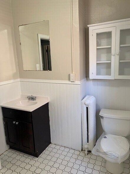 Building Photo - 332 S 43rd St