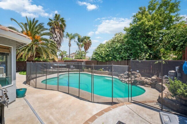 Building Photo - 1009 Garden St