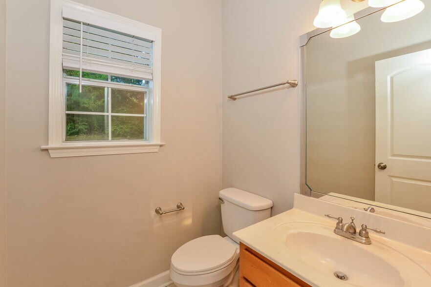 Building Photo - 1140 Casentino St