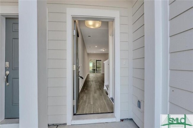 Building Photo - 157 Lower Creek Dr