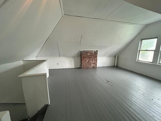 Building Photo - 1910 Fairmount Ave