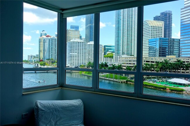 Building Photo - 801 Brickell Key Blvd