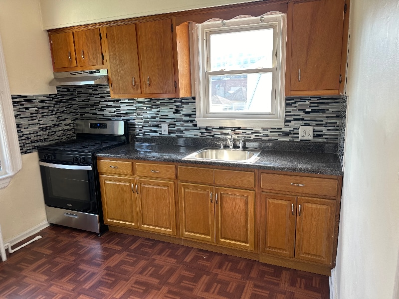 Building Photo - 27 Treno St