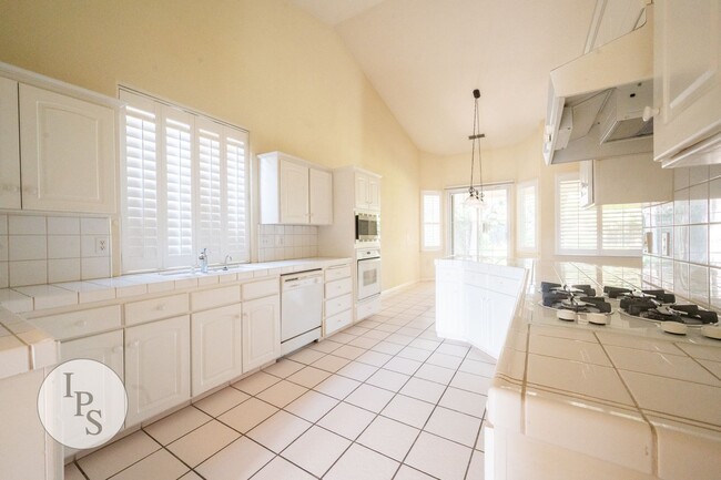 Building Photo - NorthWest Fresno Home, 3BR/2BA, Built 1998...