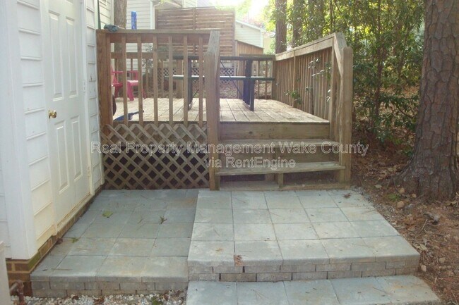 Building Photo - 2912 Isabella Dr