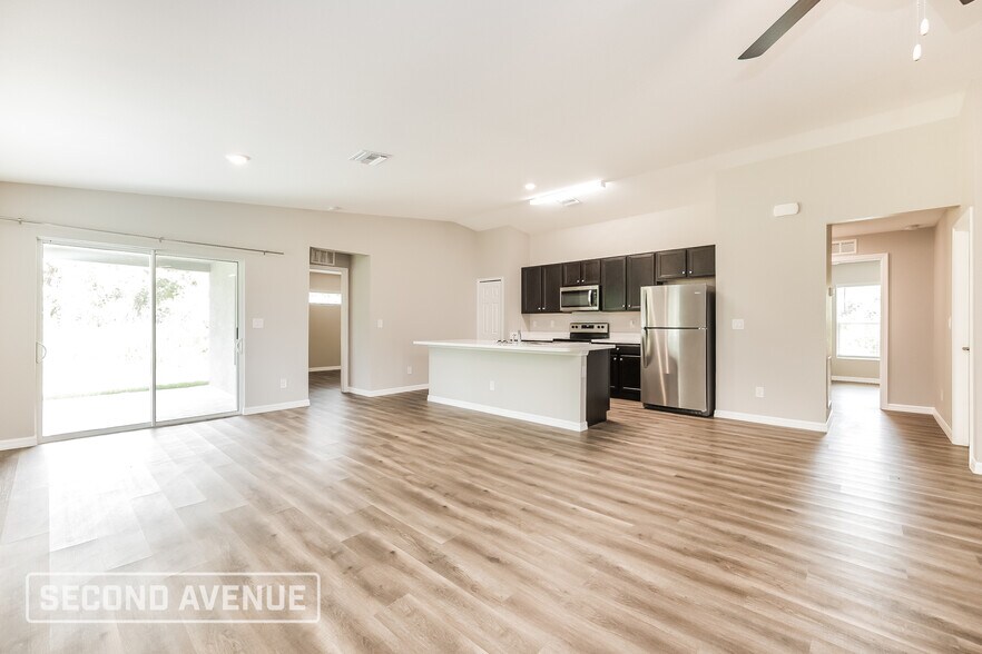 Building Photo - 494 Hoffer St