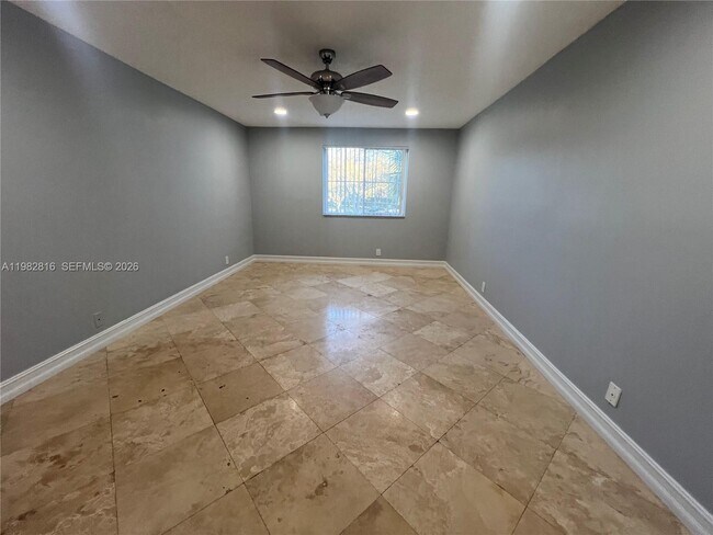 Building Photo - 9777 Westview Dr