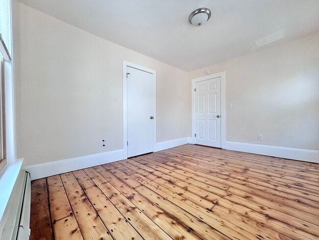 Building Photo - 32 Starr St