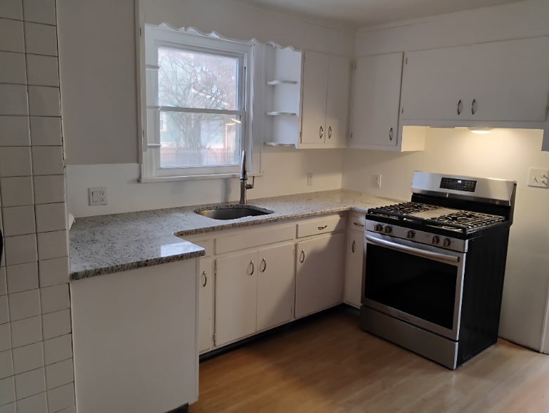 Building Photo - 276 Paterson Ave