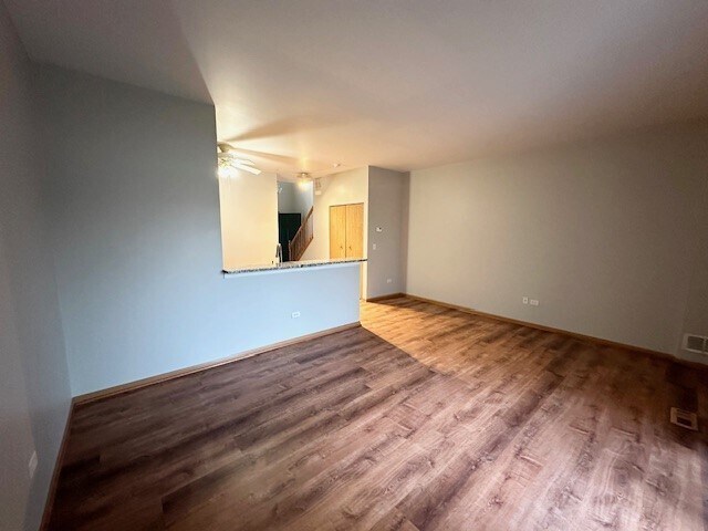 Building Photo - 2446 Oak Tree Ln