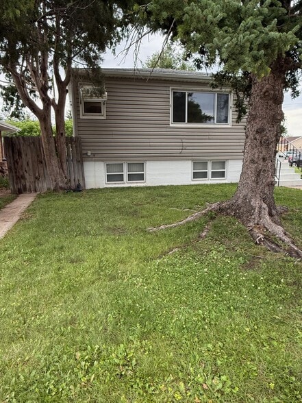 House/Front Yard - 1601 Crook Ave