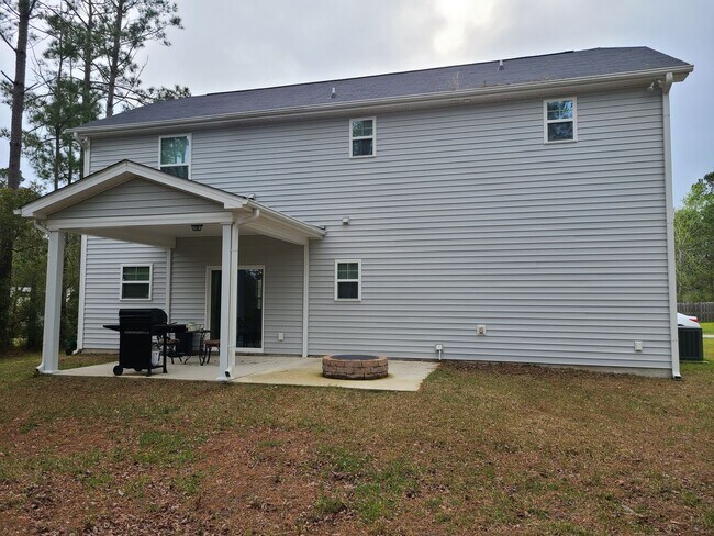 Building Photo - 3 Bedroom, 2.5 bath unfurnished home in Hampstead near Surf City