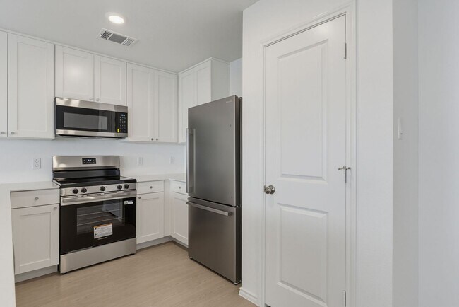 Building Photo - 216 Ayla Marie Cove