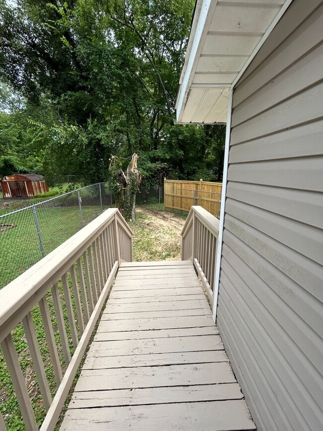 Building Photo - Updated 3/1 House in South Rome- $1,095