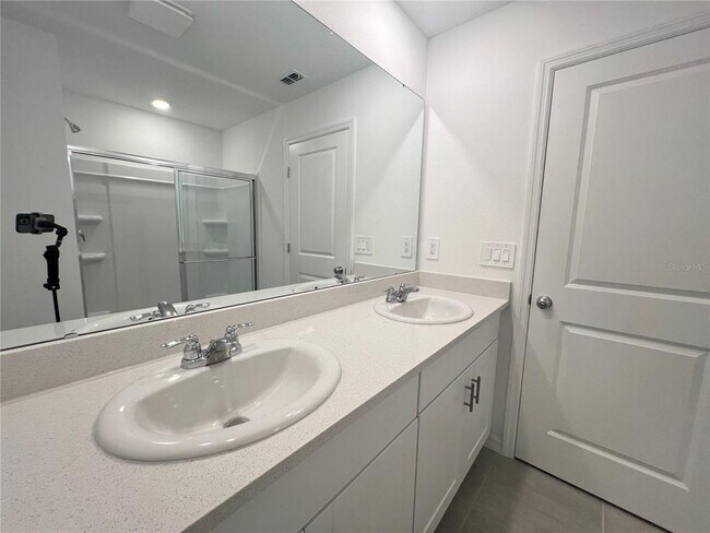Building Photo - 4740 Cloister St