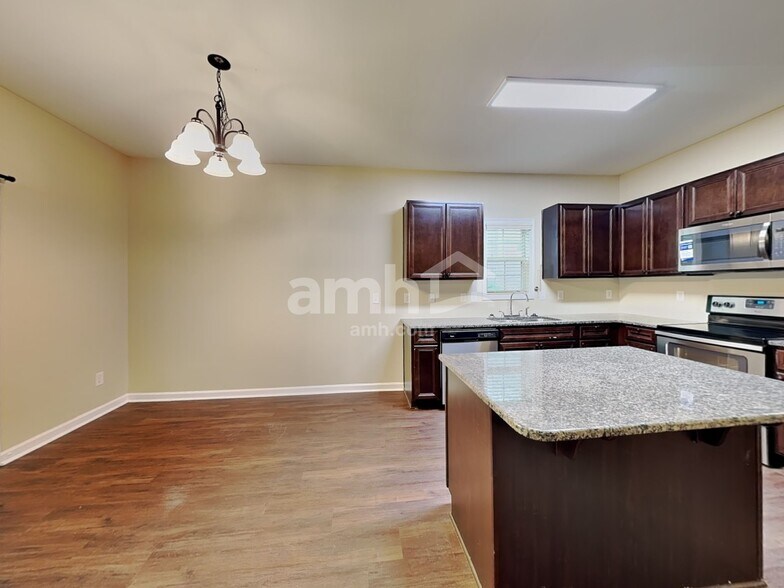 Building Photo - 425 Hardaway Pt