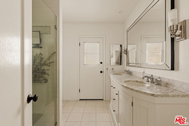 Building Photo - 4442 Beeman Ave