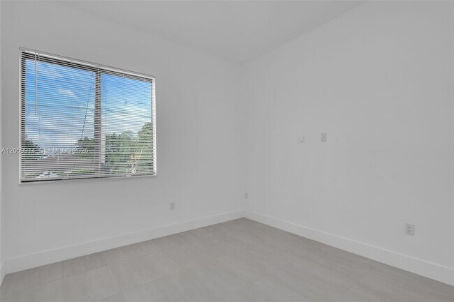 Building Photo - 18362 SW 102nd Pl