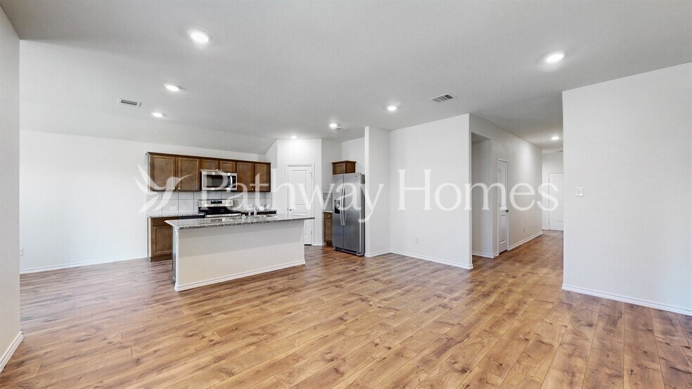 Building Photo - 957 English Dr