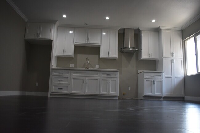 Brand-new kitchen - 10231 Woodworth Ave