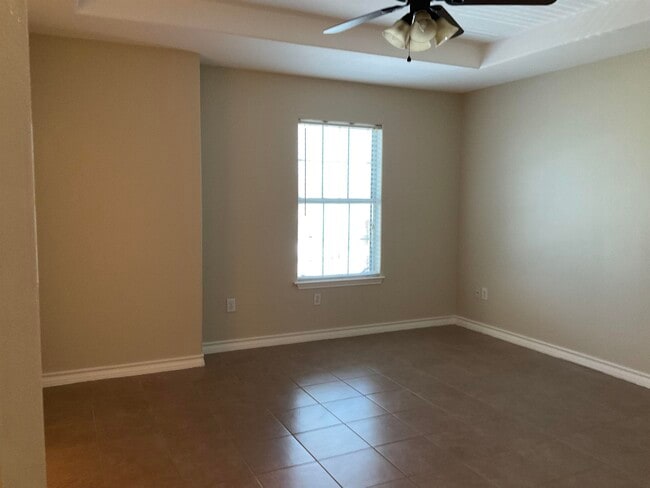 Building Photo - 1014 Ranchway Dr