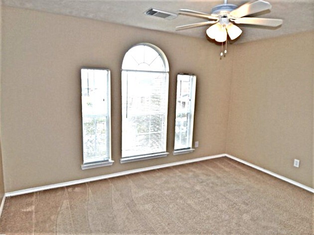 Building Photo - 22211 Hesse Ct