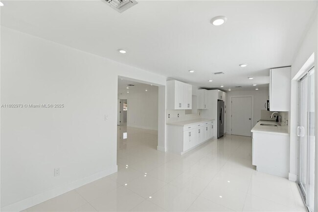 Building Photo - 10501 SW 53rd St