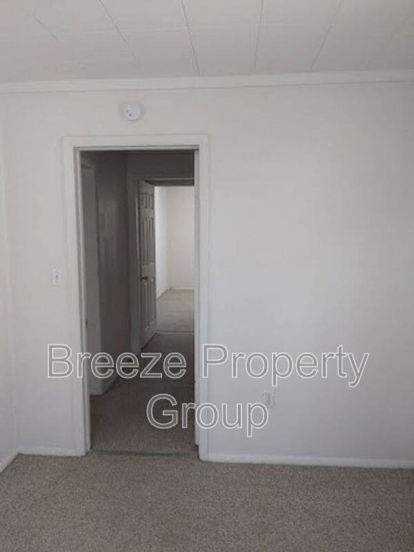 Building Photo - 3405 Beaumont Dr