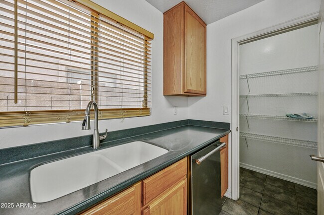 Building Photo - 12925 W Fleetwood Ln