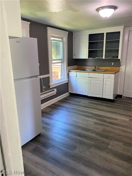 Building Photo - 3155 W 48th St