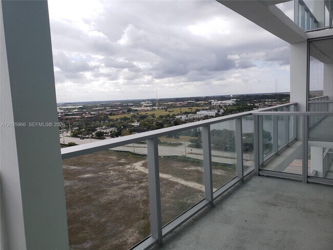 Building Photo - 2000 Metropica Wy