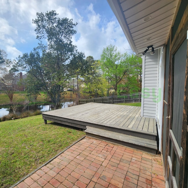 Building Photo - 5340 Chatham Lake Dr