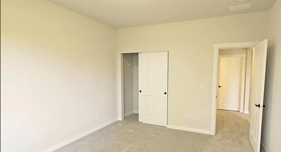 Building Photo - 14936 Tyee Dr E