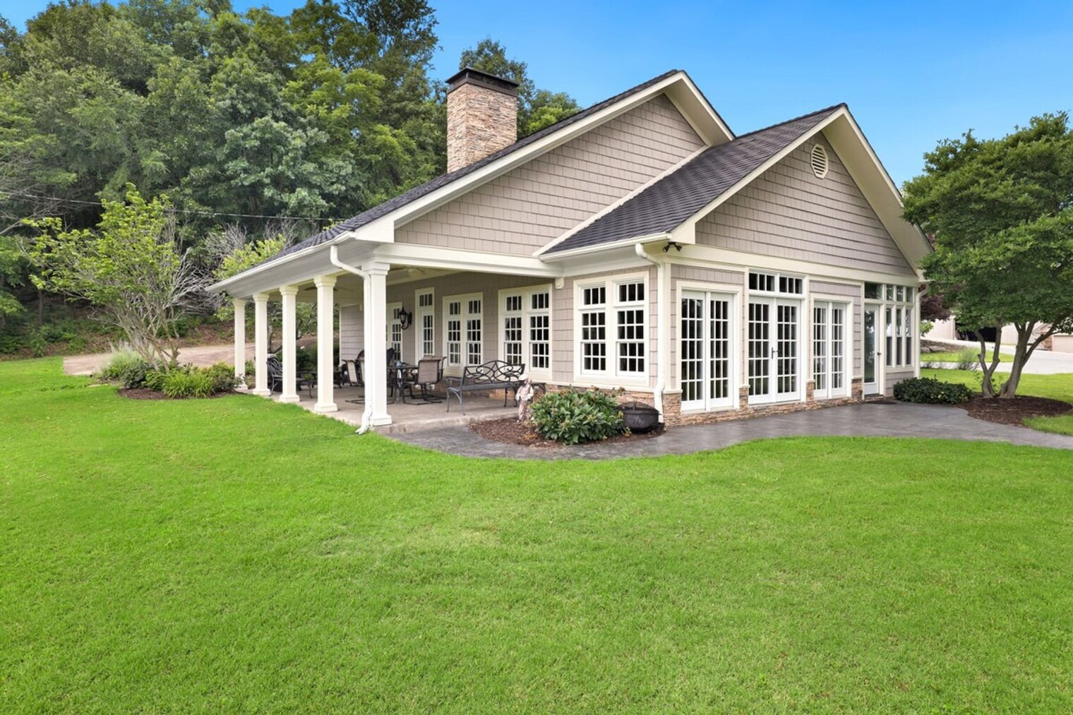 Building Photo - 18440 Ponderosa Dr