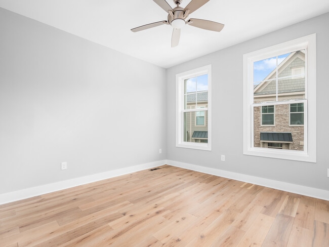 Building Photo - 928 Pullman Pl