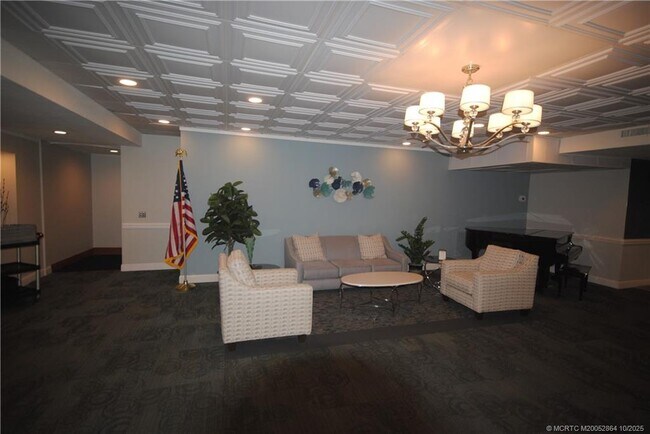 Building Photo - 5333 SE Miles Grant Rd